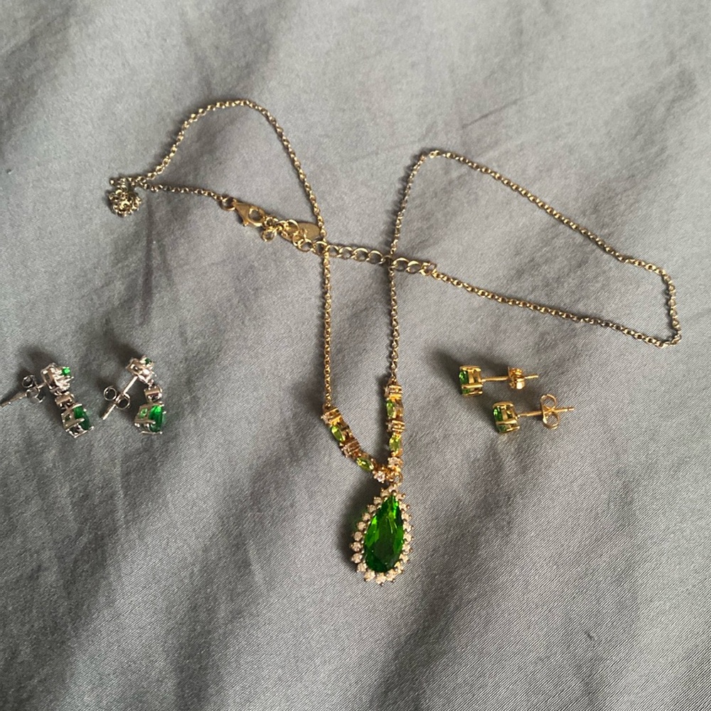 Emerald  necklace & 2 sets of earrings